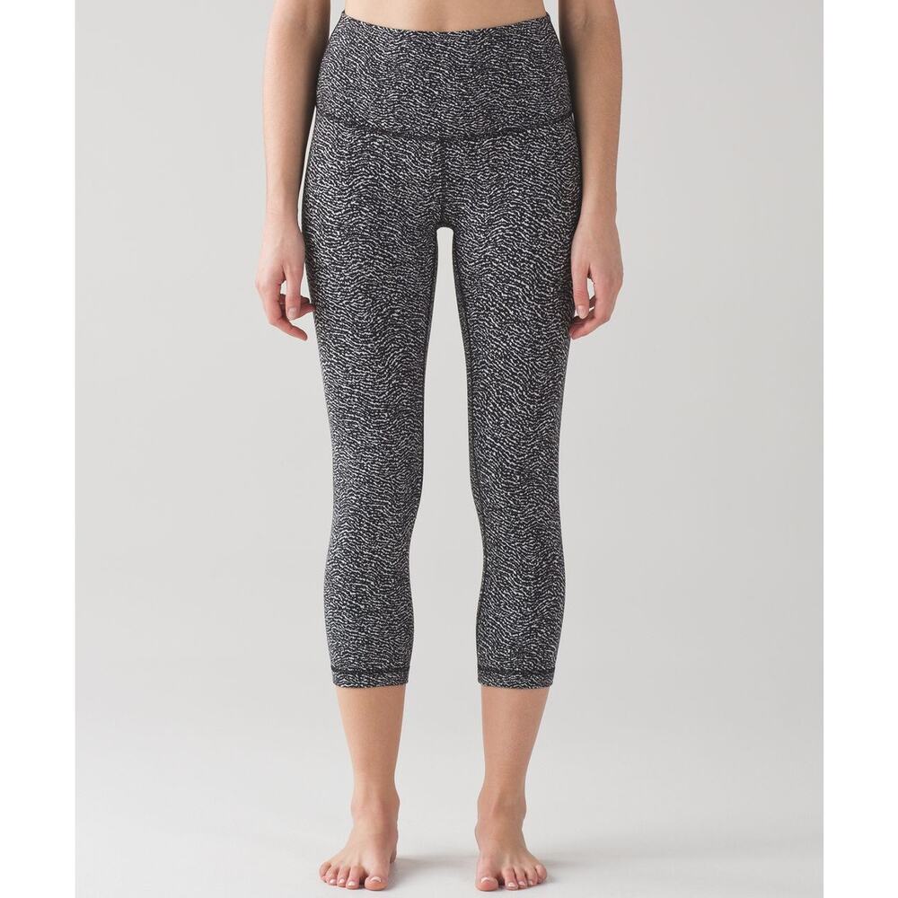Lululemon Wunder Under Crop (Hi-Rise) 21" Size 6